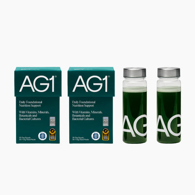 مسحوق الخضر اليومي AG1 – مسحوق مكمل غذائي شامل من الأطعمة الكاملة للمساحات الخضراء، عبوة سفر مع زجاجة (عبوتان)